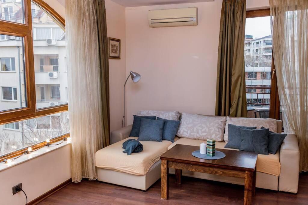Sea View Next To Sea Garden And Apartament Varna